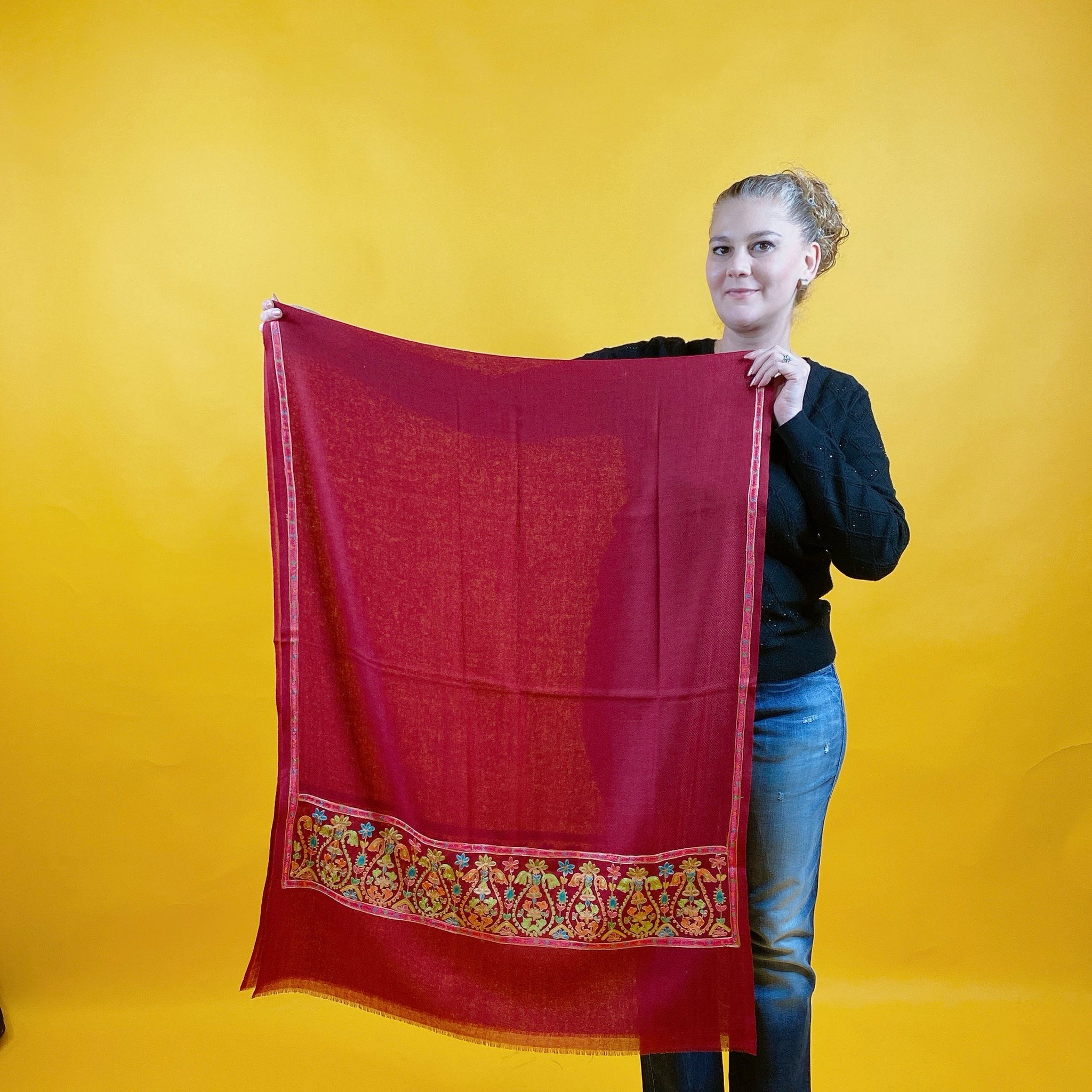 エクストラファインウール・アーリ刺繍ストール AR0027 – ADRIANA EPOCA