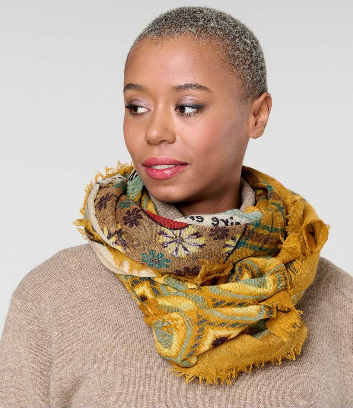 ADRIANA EPOCA｜最高級パシュミナショールとカシミヤの専門店