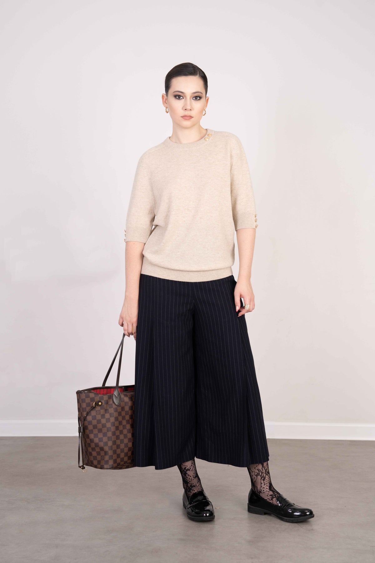ADRIANA EPOCA｜最高級パシュミナショールとカシミヤの専門店